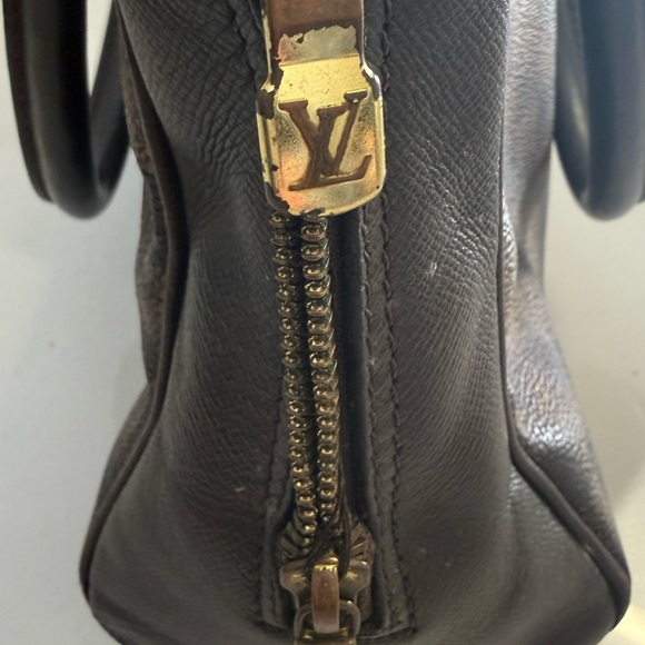 PRICE DROP!
Authentic Louis Vuitton Damier Ebene handbag - pre-loved. - Picture 4 of 8